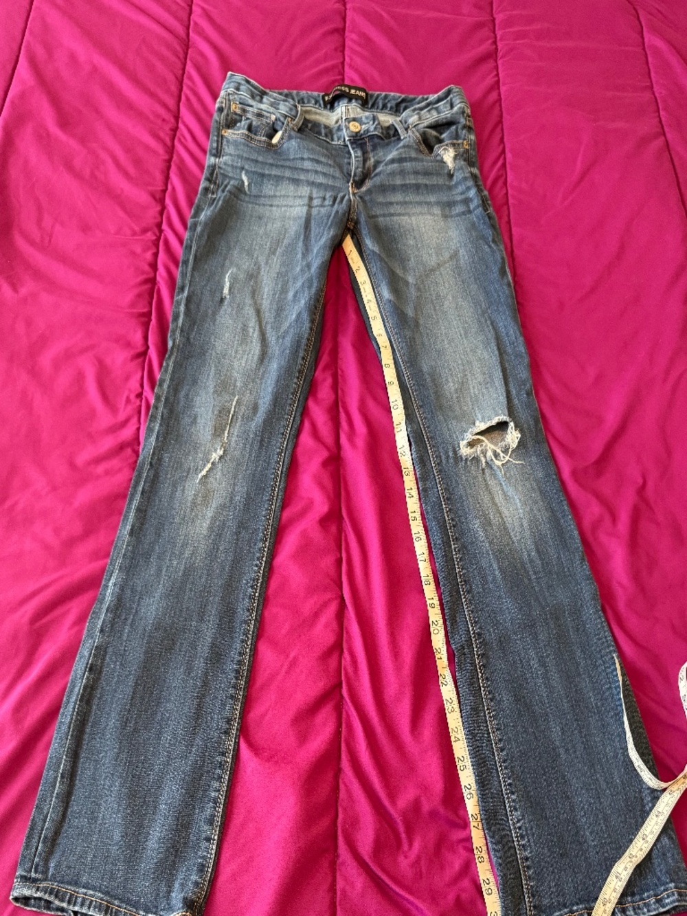 Express Stella Barely Boot Low Rise Distressed Jeans – Size 10